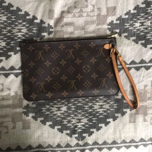 LV Neverfull Pouch MM